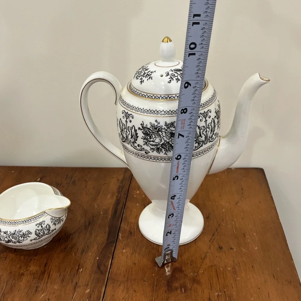 Wedgwood Black Columbia large coffee pot, Sugar, Creamer Set, Rare,‎ Excellent